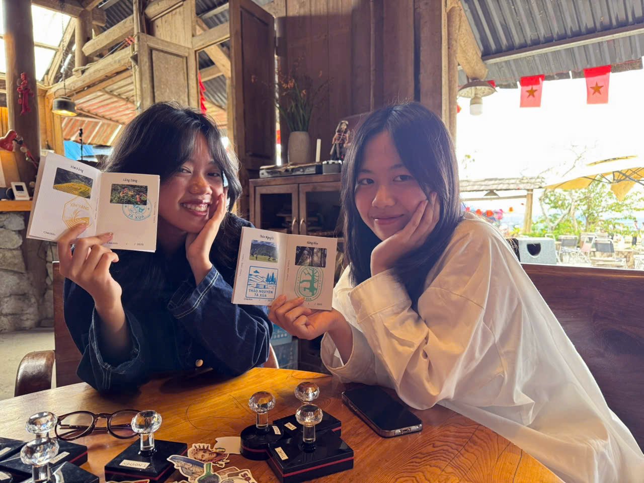 Những khách hàng đầu tiên trải nghiệm hành trình săn dấu mộc tại Tà Xùa